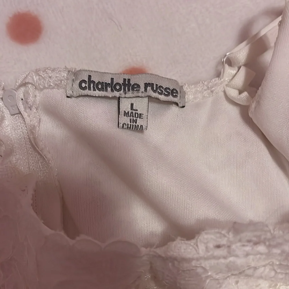 White Dress with Lace Detail - Picture 4 of 5